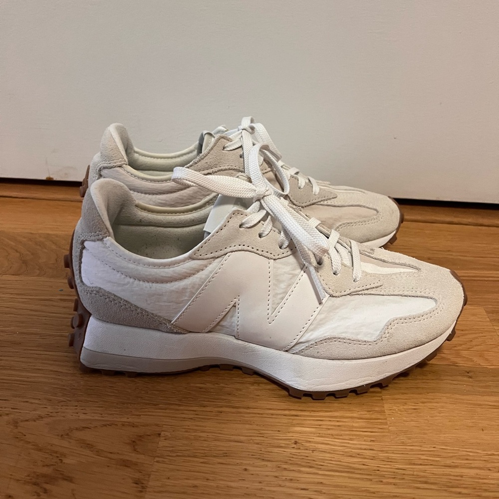NEW BALANCE 327 SNEAKER
